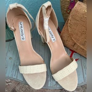 NWOB Unlady rattan cream shoes